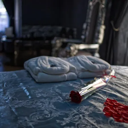 Nuit Romantique - Jacuzzi - - Romance Royale * Beziers